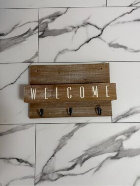 Brown Wooden Welcome Wall Hook Rack with White Lettering